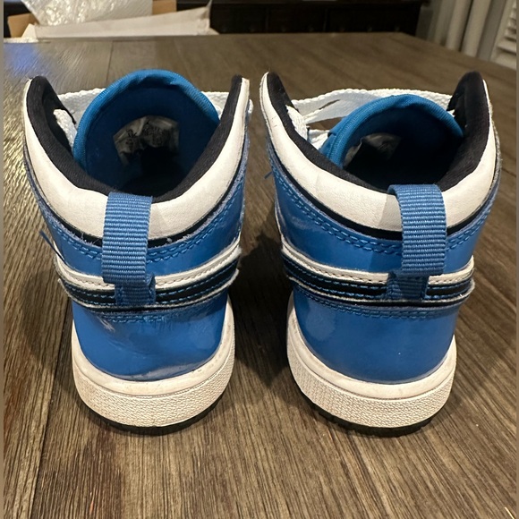 Kids Jordan Retro 1 - Picture 6 of 13